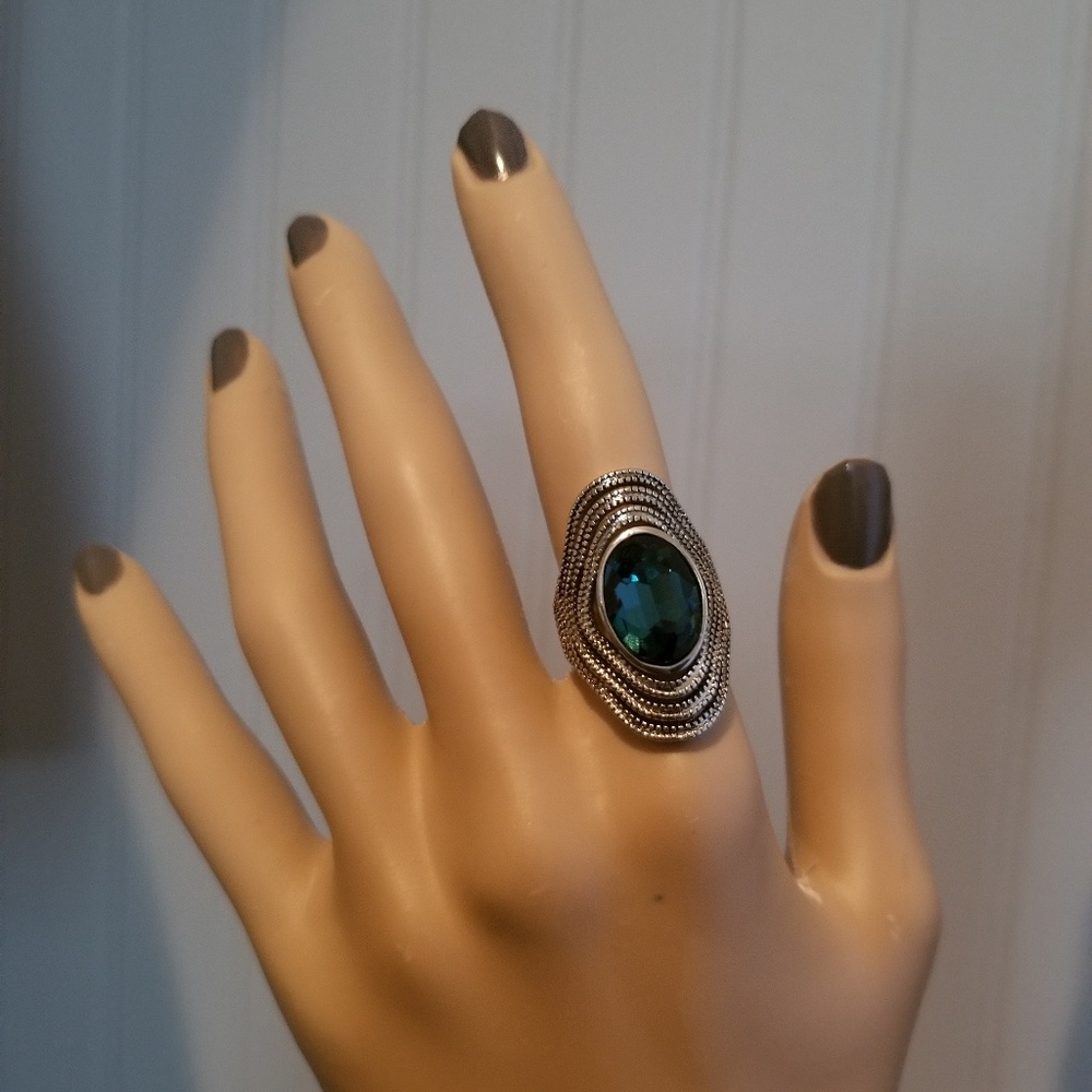 Antique Style Ring NWOT